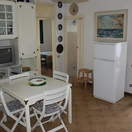Trilo Mary, Apartamento *